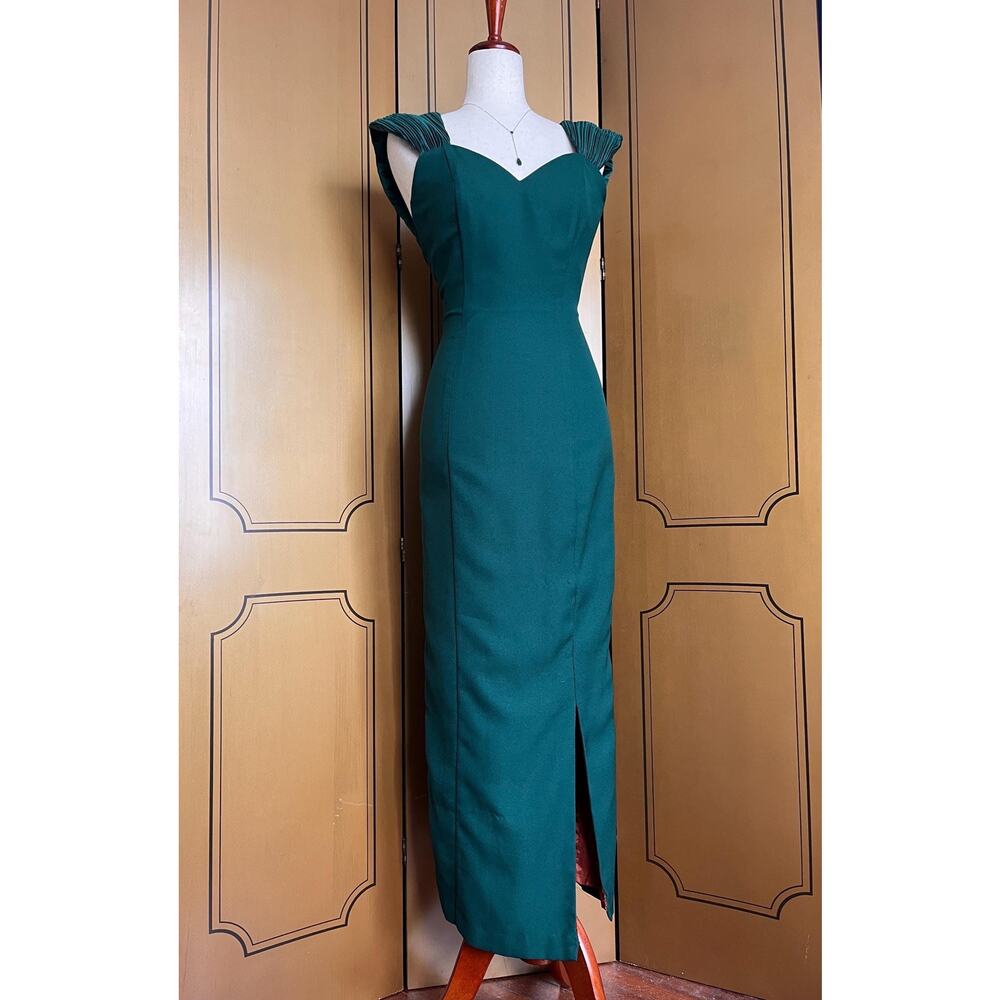 Vintage floorlength gown in emerald green, size S
